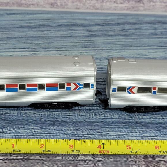 Vintage H.O Train Car Amtrak passenger observation Train car silver, red, & Blue - Picture 4 of 12
